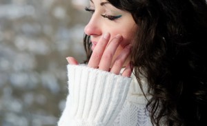 Inhalt des Artikels sind Pflegetipps für die Haut im Winter. 